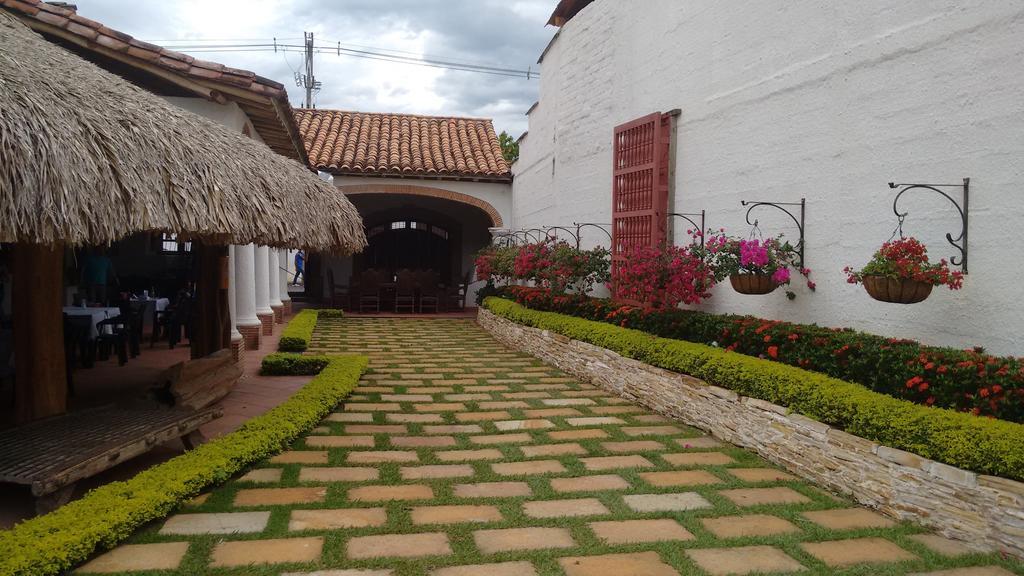 Hotel Santa Barbara Colonial - Santa Fe De Antioquia Room photo